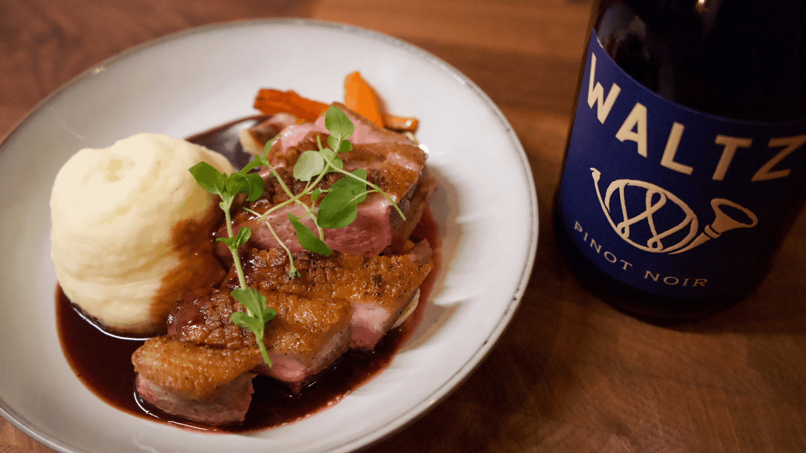 Ankbröst med portvinssås och potatispuré